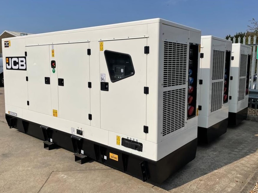 JCB G220QS diesel generator for hire, providing powerful 220kVA energy for agricultural shows, food festivals, horse shows, and construction sites. Features a weatherproof enclosure, advanced control panel, and easy transport options.